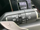 操作しやすいウインカーレバーで、安全な車線変更をサポート。確実な操作感で、周囲への意思表示をしっかりと行えます。