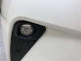 フロントフォグランプは、雨や霧などの悪天候時に、ヘッドランプの明るさを補助してくれます
