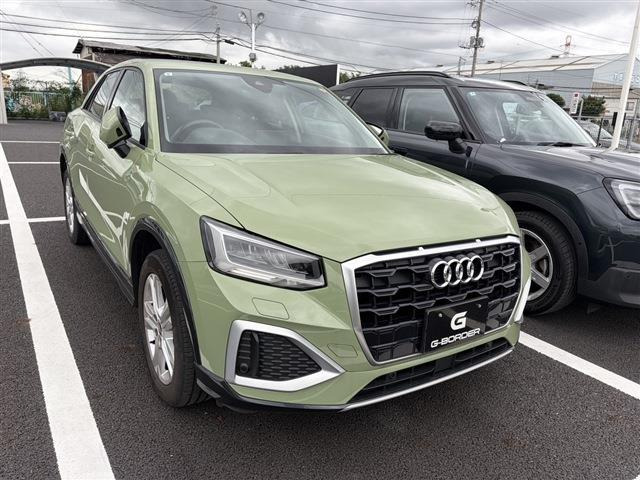 アウディ Q2 