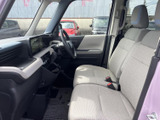 シンプルで使いやすい操作系は、運転に集中できます。快適なドライブをサポートする機能が充実しています。