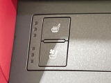 【シートヒーター&ベンチレーション】夏場は涼しい風でお尻や背中の熱やムレを防ぎ、冬はエアコンよりも早く温まってポカポカに!季節を問わず快適に過ごせます。