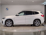 【BMWのxDrive】xDriveはいかなる状況下でも安定した走りを実現しています。 これによりストレスなく運転できることはもちろんのこと、安全性能も向上しています。