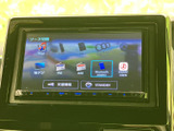 停車中にテレビや動画を楽しむことができます。長距離移動や休憩時間に、エンターテイメントを満喫できる便利な機能です。快適な時間を過ごせます。