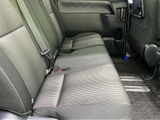ゆったりとくつろげるシートスペース。長距離移動も快適に過ごせます。家族や友人と、楽しい時間を共有できます。