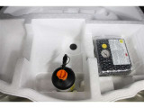 もしもの時のパンク修理キット。空気バルブに薬剤を入れて電動コンプレッサで空気を送り込むだけなので危険な作業や体力が少なくてすみます。ですがあくまで応急処置の為本修理が必要です。