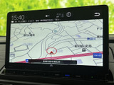 高精細な地図表示で、目的地へのナビゲーションをスムーズに。リアルタイムな交通情報も確認でき、渋滞回避にも役立ちます。