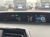 視認性の高いメーターで、車速や燃費などの情報を確認できます。運転に必要な情報を一目で把握し、安全運転をサポートします。