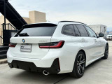 BMWのお車は、&ldquo;駆け抜ける歓び&rdquo;を体現しております。走行の安定性とコーナリングの良さを追求し、思い通りにハンドルの操作可能です。