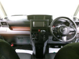 フロントシートは取外して高温スチームで洗浄除菌、エンジンルームも洗浄・コーティングでピカピカです。