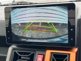 【バックカメラ】駐車時に後方がリアルタイム映像で確認できます。大型商業施設や立体駐車場での駐車時や、夜間のバック時に大活躍!運転スキルに関わらず、今や必須となった装備のひとつです!