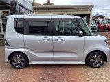 ご成約のおクルマ全て、エンジンオイルを交換してご納車させていただきます!また、点検時に消耗品の状態確認も行い必要に応じて新品交換させていただきます!