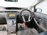 運転席からの視界は良好です。実際にお座りになってお確かめください!
