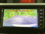 多彩な再生機能で、お気に入りの音楽や動画を楽しめます。運転中も快適に過ごせる、便利なオーディオシステムです。