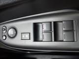 電動格納式ドアミラー・パワーウィンドウ装備しています。