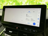 ナビ・オーディオシステムは、運転をサポートし、快適なドライブを演出します。旅の安全性を高め、エンターテイメントも楽しめます。