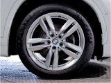 【BMWアロイホイル】軽量かつ強度に拘ったアロイホイル。走行性能ポテンシャルを引き出す設計。車の足元を引き締めてくれる大きなポイントはアロイホイルです。