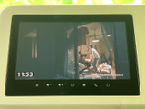 停車中にTVや動画をお楽しみいただけます。休憩時間や待ち時間に、リラックスした時間を過ごせるでしょう。快適な移動体験を。