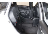 HONDA独自の機構!リアシートはチップアップ(跳ね上げ)することにより背の高い荷物も楽々積み込みすることが可能!!より空間を有効にするためにも大変便利なシートアレンジになります!!
