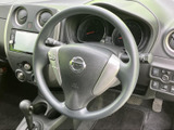 握りやすい形状で、運転操作をスムーズにします。操作性も良く、長距離ドライブでも疲れにくい設計です。快適なドライビング体験を追求しました。