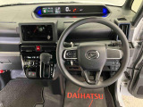 収納も充実、操作性良好なハンドルまわりです。また気持ちよくお乗り頂くために、徹底したルームクリーニングも実施しております。
