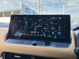 高精細な地図画面は、運転をサポートする頼もしい相棒。スムーズなナビゲーションで、目的地まで快適にお連れします。
