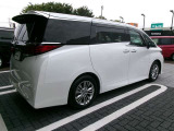 走りにこだわりながら収納力も持ち合わせたお車です。荷物を載せて軽快なドライブを楽しめますよ♪