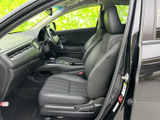 運転しやすいポジションで、快適なドライビングをサポート。視界の広さが運転のしやすさに貢献します。時間を忘れて運転に集中できます。
