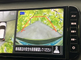 後退確認モニターで、駐車時の安全性を高め、狭い場所での取り回しも安心です。