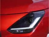 【ヘッドライト】省電力で長寿命の明るく運転しやすいLEDヘッドランプです。明るく照らすので暗い夜道からお客様を守ってくれます。お近くのスズキ自販島根までお越しください。