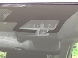 【トヨタセーフティセンス】走行中に前方の車両等を認識し、衝突しそうな時は警報とブレーキで衝突回避と被害軽減をアシスト。より安全にドライブをお楽しみいただけます。