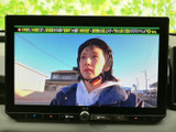 停車中に楽しめるTV機能。長距離移動の休憩時間に、ニュースやドラマをチェックできます。楽しいカーライフをサポートします。