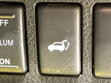 【パワーバックドア】スマートキーや運転席のボタンを押すだけでリアゲートが自動で開閉します!荷物を持っている時や、高い位置にあるバックドアを閉める際に便利な機能です♪
