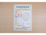 【車両検査証明書】店頭にてクルマの状態が一目で分かる検査証明書を公開中。トヨタ認定検査員が厳しく査定し、状態を点数と図解で表示しています。修復歴はもちろん、傷やヘコミの箇所や程度がご確認いただけます。