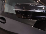 【BMWミラー】視認性の高いスタイリッシュなミラー。自動防眩機能も付いており夜間のドライビングをサポートします。