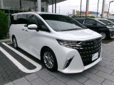広々とした車内空間に優れた燃費性能。更にデザインも上質で人気のお車です!