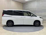全車1年間の走行距離無制限のロングラン保証付きです。また、さらに安心をお求めの方には1年〜2年の保証延長ができる「ロングラン&alpha;保証」(有償)もお選びいただけます。
