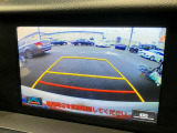 【バックカメラ】運転席から画面上で安全確認ができます。駐車が苦手な方にもオススメな便利機能です。