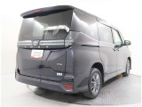 リヤ5面はプライバシーガラス☆強い日差しや車外の視線から室内を守ってくれます。