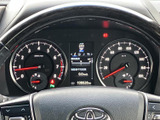 視認性の高いメーター類が、運転に必要な情報を的確に伝えます。運転状況を把握しやすく、安全運転をサポートします。