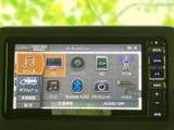 様々なソースに対応したオーディオ画面。CDやラジオはもちろん、スマートフォンとの連携も可能です。車内でのエンターテイメントを充実させます。