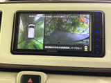 狭い場所での駐車も安心。後方の状況を画面で確認できるので、安全に駐車できます。運転に自信がない方にもおすすめです。