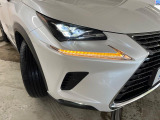 【三眼LEDヘッドライト】スタイリッシュな見た目の三眼LEDヘッドライトを装備♪スタイルだけでなく、夜間の走行も視界良好で安心してお乗りいただけます。
