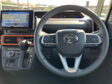 握りやすく操作性の良いステアリングで、快適なドライビングを実現。運転の楽しさを追求しました。