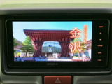 停車中には、テレビや動画を楽しめます。休憩時間や待ち時間に、リラックスした時間を過ごせる便利な機能です。