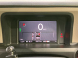 運転に必要な情報をひと目で確認できるメーターパネル。視認性に優れ、運転状況を的確に把握できます。洗練されたデザインも特徴です。