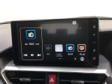 【9インチディスプレイオーディオ】ラジオ、テレビ、Bluetoothオーディオの使用が可能。ナビゲーションシステムは搭載されていません。スマホを連携させることで、ナビアプリの使用が可能です。