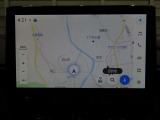 純正ナビを装備。タッチパネル式で使いやすく、お出かけもラクラクです。