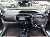 シンプルながら機能性溢れる運転席廻りです。視界性もよく、運転しやすいですよ。