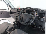 ロングラン保証付き。トヨタのお店で中古車をお買い上げいただいたお客様に安心で快適なカーライフをお約束する。1年間の保証です。
