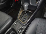 電動パーキングブレーキ・ブレーキホールドを装備してます。ホールド機能は信号待ちが多い一般道で疲労軽減になり、大好評です!